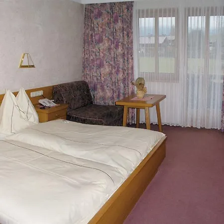 Hotell Almerwirt 3*