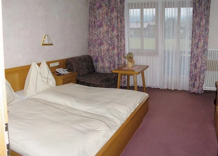 ホテル Almerwirt 3*